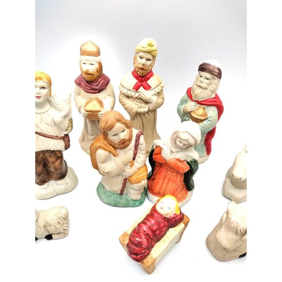 Nativity Set 10 Figures in Set Painted Porcelain Holiday Treasures Christmas - Picture 12 of 12